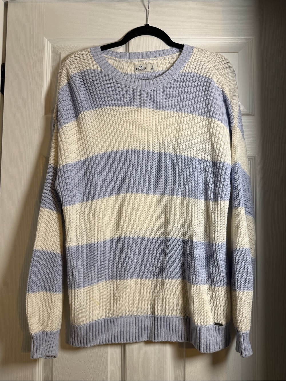Hollister Blue & Cream Striped Chunky Knit Sweater Size Small